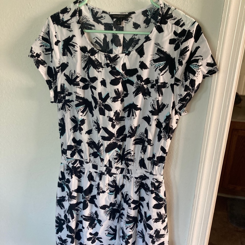 Banana Republic Dress with Pockets!!!